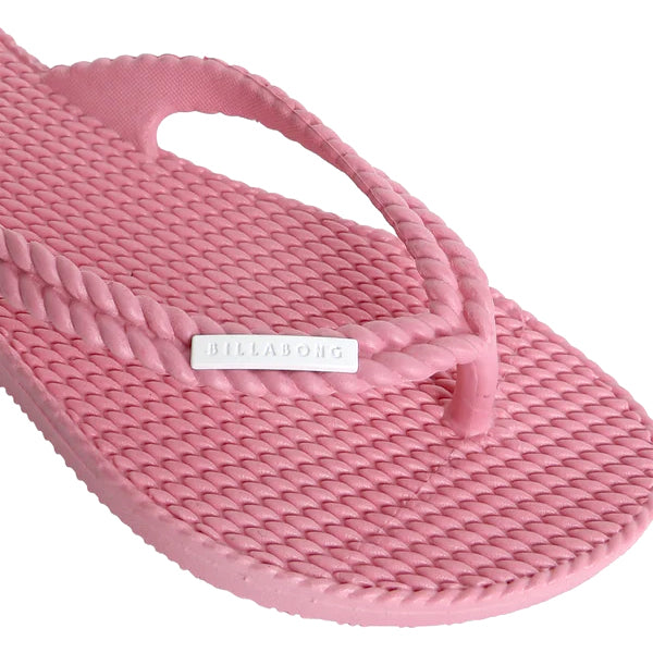 KICKS THONG